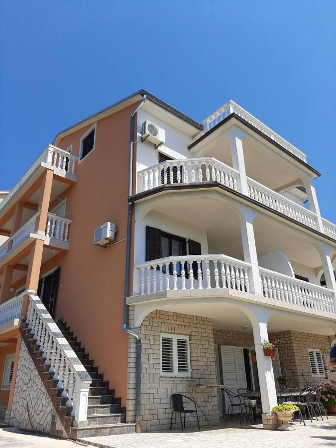 Apartments Grozdana Цриквеница Экстерьер фото