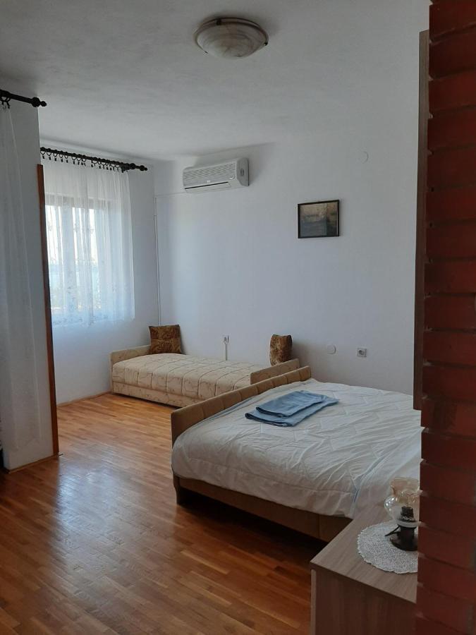 Apartments Grozdana Цриквеница Экстерьер фото